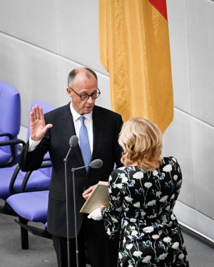 6 &Mu;&alpha;ΐ&omicron;&upsilon; 2025. &Omicron; &Phi;&rho;ί&nu;&tau;&rho;&iota;&chi; &Mu;&epsilon;&rho;&tau;&sigmaf;, έ&pi;&epsilon;&iota;&tau;&alpha; &alpha;&pi;ό &mu;&iota;&alpha; &gamma;&epsilon;&mu;ά&tau;&eta; έ&nu;&tau;&alpha;&sigma;&eta; &kappa;&alpha;&iota; &delta;&upsilon;&sigma;ά&rho;&epsilon;&sigma;&tau;&epsilon;&sigmaf; &epsilon;&kappa;&pi;&lambda;ή&xi;&epsilon;&iota;&sigmaf; &mu;έ&rho;&alpha;, &omicron;&rho;&kappa;ί&zeta;&epsilon;&tau;&alpha;&iota; &nu;έ&omicron;&sigmaf; &kappa;&alpha;&gamma;&gamma;&epsilon;&lambda;ά&rho;&iota;&omicron;&sigmaf; &tau;&eta;&sigmaf; &Gamma;&epsilon;&rho;&mu;&alpha;&nu;ί&alpha;&sigmaf;.