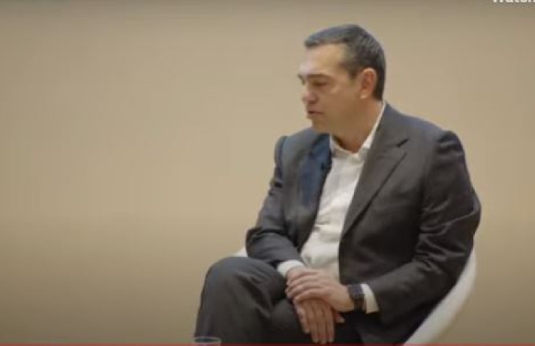 &Omicron; &Alpha;&lambda;έ&xi;&eta;&sigmaf; &Tau;&sigma;ί&pi;&rho;&alpha;&sigmaf; &sigma;&upsilon;&nu;&omicron;&mu;&iota;&lambda;&epsilon;ί &mu;&epsilon; &tau;&eta;&nu; &delta;&eta;&mu;&omicron;&sigma;&iota;&omicron;&gamma;&rho;ά&phi;&omicron; &Xi;έ&nu;&iota;&alpha; &Kappa;&omicron;&upsilon;&nu;&alpha;&lambda;ά&kappa;&eta; &sigma;&tau;&omicron; &sigma;&upsilon;&nu;έ&delta;&rho;&iota;&omicron; &tau;&eta;&sigmaf; &Kappa;&alpha;&theta;&eta;&mu;&epsilon;&rho;&iota;&nu;ή&sigmaf;: &laquo;&Mu;&epsilon;&tau;&alpha;&pi;&omicron;&lambda;ί&tau;&epsilon;&upsilon;&sigma;&eta;: 50 &chi;&rho;ό&nu;&iota;&alpha; &mu;&epsilon;&tau;ά&raquo;