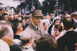 &Omicron; &Sigma;&alpha;&rho;&lambda; &nu;&tau;&epsilon; &Gamma;&kappa;&omega;&lambda; &tau;&omicron;&nu; &Iota;&omicron;ύ&lambda;&iota;&omicron; &tau;&omicron;&upsilon; 1967. 