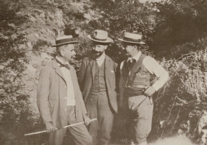 1907, &Kappa;&rho;ή&tau;&eta;, &pi;&epsilon;&rho;ί&pi;&omicron;&upsilon; &delta;&upsilon;&omicron; &chi;&rho;ό&nu;&iota;&alpha; &mu;&epsilon;&tau;ά &tau;&eta;&nu; &epsilon;&pi;&alpha;&nu;ά&sigma;&tau;&alpha;&sigma;&eta; &tau;&omicron;&upsilon; &Theta;&epsilon;&rho;ί&sigma;&omicron;&upsilon;, &mu;&epsilon; &tau;&eta;&nu; &omicron;&pi;&omicron;ί&alpha; &omicron;&iota; &Kappa;&rho;&eta;&tau;&iota;&kappa;&omicron;ί &epsilon;&nu;&alpha;&nu;&tau;&iota;ώ&theta;&eta;&kappa;&alpha;&nu; &sigma;&tau;&omicron;&nu; ύ&pi;&alpha;&tau;&omicron; &alpha;&rho;&mu;&omicron;&sigma;&tau;ή &tau;&eta;&sigmaf; &Kappa;&rho;ή&tau;&eta;&sigmaf;, &pi;&rho;ί&gamma;&kappa;&iota;&pi;&alpha; &Gamma;&epsilon;ώ&rho;&gamma;&iota;&omicron;, &zeta;&eta;&tau;ώ&nu;&tau;&alpha;&sigmaf; &tau;&eta;&nu; έ&nu;&omega;&sigma;&eta; &tau;&omicron;&upsilon; &nu;&eta;&sigma;&iota;&omicron;ύ &mu;&epsilon; &tau;&eta;&nu; &Epsilon;&lambda;&lambda;ά&delta;&alpha; &kappa;&alpha;&iota; &pi;&epsilon;&rho;&iota;&sigma;&sigma;ό&tau;&epsilon;&rho;&epsilon;&sigmaf; &epsilon;&lambda;&epsilon;&upsilon;&theta;&epsilon;&rho;ί&epsilon;&sigmaf;. &Omicron; &Epsilon;&lambda;&epsilon;&upsilon;&theta;έ&rho;&iota;&omicron;&sigmaf; &Beta;&epsilon;&nu;&iota;&zeta;έ&lambda;&omicron;&sigmaf; (&sigma;&tau;&eta; &mu;έ&sigma;&eta;) &phi;&omega;&tau;&omicron;&gamma;&rho;&alpha;&phi;ί&zeta;&epsilon;&tau;&alpha;&iota; &mu;&alpha;&zeta;ί &mu;&epsilon; &delta;&upsilon;&omicron; &alpha;&kappa;ό&mu;&alpha; &eta;&gamma;έ&tau;&epsilon;&sigmaf; &tau;&eta;&sigmaf; &epsilon;&pi;&alpha;&nu;ά&sigma;&tau;&alpha;&sigma;&eta;&sigmaf;, &tau;&omicron;&nu; &Kappa;&omega;&nu;&sigma;&tau;&alpha;&nu;&tau;ί&nu;&omicron; &Phi;&omicron;ύ&mu;&eta; &kappa;&alpha;&iota; &tau;&omicron;&nu; &Kappa;&omega;&nu;&sigma;&tau;&alpha;&nu;&tau;ί&nu;&omicron; &Mu;ά&nu;&omicron;.