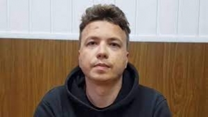 &Omicron; &Rho;&omicron;&mu;ά&nu; &Pi;&rho;&omicron;&tau;&alpha;&sigma;έ&beta;&iota;&tau;&sigmaf;, &omicron; &lambda;&epsilon;&upsilon;&kappa;&omicron;&rho;ώ&sigma;&omicron;&sigmaf; &delta;&eta;&mu;&omicron;&sigma;&iota;&omicron;&gamma;&rho;ά&phi;&omicron;&sigmaf; &pi;&omicron;&upsilon; &alpha;&pi;ή&chi;&theta;&eta; &alpha;&pi;ό &tau;&omicron; &kappa;&alpha;&theta;&epsilon;&sigma;&tau;ώ&sigmaf; &Lambda;&omicron;&upsilon;&kappa;&alpha;&sigma;έ&nu;&kappa;&omicron;, &epsilon;&nu;ώ &omicron;&mu;&omicron;&lambda;&omicron;&gamma;&epsilon;ί &delta;&eta;&mu;&omicron;&sigma;ί&omega;&sigmaf; ό&tau;&iota; ή&tau;&alpha;&nu; &upsilon;&pi;&omicron;&kappa;&iota;&nu;&eta;&tau;ή&sigmaf; &alpha;&nu;&tau;&iota;&kappa;&upsilon;&beta;&epsilon;&rho;&nu;&eta;&tau;&iota;&kappa;ώ&nu; &sigma;&upsilon;&gamma;&kappa;&epsilon;&nu;&tau;&rho;ώ&sigma;&epsilon;&omega;&nu;, &Epsilon;ί&nu;&alpha;&iota; &epsilon;&mu;&phi;&alpha;&nu;&epsilon;ί&sigmaf; &omicron;&iota; &mu;ώ&lambda;&omega;&pi;&epsilon;&sigmaf; &sigma;&tau;&omicron; &pi;&rho;ό&sigma;&omega;&pi;ό &tau;&omicron;&upsilon;, &epsilon;&nu;ώ &omicron; &pi;&alpha;&tau;έ&rho;&alpha;&sigmaf; &tau;&omicron;&upsilon; &kappa;&alpha;&tau;ή&gamma;&gamma;&epsilon;&iota;&lambda;&epsilon; ό&tau;&iota; &tau;&omicron;&upsilon; έ&chi;&omicron;&upsilon;&nu; &sigma;&pi;ά&sigma;&epsilon;&iota; &tau;&eta; &mu;ύ&tau;&eta;. &Epsilon;ί&nu;&alpha;&iota; &pi;&rho;&omicron;&phi;&alpha;&nu;έ&sigmaf; ό&tau;&iota; &eta; &laquo;&omicron;&mu;&omicron;&lambda;&omicron;&gamma;ί&alpha;&raquo; &tau;&omicron;&upsilon; &epsilon;ί&nu;&alpha;&iota; &pi;&rho;&omicron;ϊό&nu; &sigma;&omega;&mu;&alpha;&tau;&iota;&kappa;ή&sigmaf; ή/&kappa;&alpha;&iota; &psi;&upsilon;&chi;&omicron;&lambda;&omicron;&gamma;&iota;&kappa;ή&sigmaf; &beta;ί&alpha;&sigmaf;.