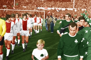 2 &Iota;&omicron;&upsilon;&nu;ί&omicron;&upsilon; 1971, &sigma;&tau;ά&delta;&iota;&omicron; &Gamma;&omicron;&upsilon;έ&mu;&pi;&lambda;&epsilon;ϊ, &Lambda;&omicron;&nu;&delta;ί&nu;&omicron;, &Alpha;&gamma;&gamma;&lambda;ί&alpha;. &Omicron; &Mu;ί&mu;&eta;&sigmaf; &Delta;&omicron;&mu;ά&zeta;&omicron;&sigmaf; (&pi;&rho;ώ&tau;&omicron; &pi;&lambda;ά&nu;&omicron;, &delta;&epsilon;&xi;&iota;ά), &pi;&omicron;&upsilon; &pi;έ&theta;&alpha;&nu;&epsilon; &sigma;&tau;&iota;&sigmaf; 24 &Iota;&alpha;&nu;&omicron;&upsilon;&alpha;&rho;ί&omicron;&upsilon; 2025, &mu;&epsilon; &tau;&omicron;&upsilon;&sigmaf; ά&lambda;&lambda;&omicron;&upsilon;&sigmaf; &pi;&alpha;ί&kappa;&tau;&epsilon;&sigmaf; &tau;&omicron;&upsilon; &Pi;&alpha;&nu;&alpha;&theta;&eta;&nu;&alpha;ϊ&kappa;&omicron;ύ, &mu;&pi;&alpha;ί&nu;&omicron;&upsilon;&nu; &sigma;&tau;&omicron;&nu; &alpha;&gamma;&omega;&nu;&iota;&sigma;&tau;&iota;&kappa;ό &chi;ώ&rho;&omicron;, &nu;&alpha; &alpha;&gamma;&omega;&nu;&iota;&sigma;&tau;&omicron;ύ&nu; &mu;&epsilon; &alpha;&nu;&tau;ί&pi;&alpha;&lambda;&omicron; &tau;&omicron;&nu; Ά&gamma;&iota;&alpha;&xi;, &gamma;&iota;&alpha; &tau;&omicron;&nu; &Tau;&epsilon;&lambda;&iota;&kappa;ό &tau;&omicron;&upsilon; &Kappa;&upsilon;&pi;έ&lambda;&lambda;&omicron;&upsilon; &Pi;&rho;&omega;&tau;&alpha;&theta;&lambda;&eta;&tau;&rho;&iota;ώ&nu;. &Gamma;&iota;&alpha; &tau;&eta;&nu; &iota;&sigma;&tau;&omicron;&rho;ί&alpha;, &nu;ί&kappa;&eta;&sigma;&epsilon; &omicron; Ά&gamma;&iota;&alpha;&xi; 2-0. (&Sigma;&epsilon; &delta;&epsilon;ύ&tau;&epsilon;&rho;&omicron; &pi;&lambda;ά&nu;&omicron;, &epsilon;&iota;&kappa;&omicron;&nu;ί&zeta;&epsilon;&tau;&alpha;&iota; &omicron; &tau;&epsilon;&rho;&mu;&alpha;&tau;&omicron;&phi;ύ&lambda;&alpha;&kappa;&alpha;&sigmaf; &tau;&omicron;&upsilon; &Pi;&alpha;&nu;&alpha;&theta;&eta;&nu;&alpha;ϊ&kappa;&omicron;ύ &Tau;ά&kappa;&eta;&sigmaf; &Omicron;&iota;&kappa;&omicron;&nu;&omicron;&mu;ό&pi;&omicron;&upsilon;&lambda;&omicron;&sigmaf;, &omicron; &omicron;&pi;&omicron;ί&omicron;&sigmaf; &epsilon;&xi;&epsilon;&delta;ή&mu;&eta;&sigma;&epsilon; &mu;&epsilon;&rho;&iota;&kappa;έ&sigmaf; &eta;&mu;έ&rho;&epsilon;&sigmaf; &mu;&epsilon;&tau;ά &tau;&omicron;&nu; &Delta;&omicron;&mu;ά&zeta;&omicron;, &sigma;&tau;&iota;&sigmaf; 10 &Phi;&epsilon;&beta;&rho;&omicron;&upsilon;&alpha;&rho;ί&omicron;&upsilon; 2025).  