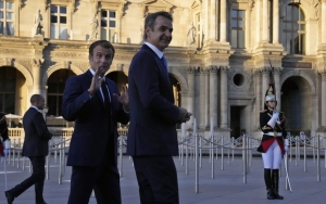 27 &Sigma;&epsilon;&pi;&tau;&epsilon;&mu;&beta;&rho;ί&omicron;&upsilon; 2021, &Pi;&alpha;&rho;ί&sigma;&iota;. &Mu;&eta;&tau;&sigma;&omicron;&tau;ά&kappa;&eta;&sigmaf; &kappa;&alpha;&iota; &Mu;&alpha;&kappa;&rho;ό&nu; &sigma;&tau;&omicron; &Lambda;&omicron;ύ&beta;&rho;&omicron;. &Epsilon;&kappa;&tau;ό&sigmaf; &alpha;&pi;ό &tau;&eta;&nu; ά&mu;&upsilon;&nu;&alpha; &tau;&eta;&sigmaf; &Epsilon;&lambda;&lambda;ά&delta;&alpha;&sigmaf;, &eta; &sigma;&upsilon;&mu;&phi;&omega;&nu;ί&alpha; &tau;&omicron;&upsilon;&sigmaf; &theta;&alpha; &mu;&pi;&omicron;&rho;&omicron;ύ&sigma;&epsilon; &nu;&alpha; &epsilon;&upsilon;&nu;&omicron;ή&sigma;&epsilon;&iota; &kappa;&alpha;&iota; &tau;&eta; &sigma;&tau;&rho;&alpha;&tau;&eta;&gamma;&iota;&kappa;ή &iota;&sigma;&chi;ύ &tau;&eta;&sigmaf; &Epsilon;&upsilon;&rho;ώ&pi;&eta;&sigmaf;.