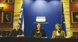 7 &Alpha;&pi;&rho;&iota;&lambda;ί&omicron;&upsilon; 2015, &Alpha;&theta;ή&nu;&alpha;, &Beta;&omicron;&upsilon;&lambda;ή. &Eta; &pi;&rho;ό&epsilon;&delta;&rho;&omicron;&sigmaf; &tau;&eta;&sigmaf; &Beta;&omicron;&upsilon;&lambda;ή&sigmaf;, &Zeta;&omega;ή &Kappa;&omega;&nu;&sigma;&tau;&alpha;&nu;&tau;&omicron;&pi;&omicron;ύ&lambda;&omicron;&upsilon;, &pi;&epsilon;&rho;&iota;&sigma;&tau;&omicron;&iota;&chi;&iota;&sigma;&mu;έ&nu;&eta; &alpha;&pi;ό &tau;&omicron;&nu; &Epsilon;&rho;ί&kappa; &Tau;&omicron;&upsilon;&sigma;&alpha;ί&nu; &kappa;&alpha;&iota; &tau;&eta;&nu; &epsilon;&upsilon;&rho;&omega;&beta;&omicron;&upsilon;&lambda;&epsilon;&upsilon;&tau;ί&nu;&alpha; &tau;&omicron;&upsilon; &Sigma;&Upsilon;&Rho;&Iota;&Zeta;&Alpha;, &Sigma;&omicron;&phi;ί&alpha; &Sigma;&alpha;&kappa;&omicron;&rho;ά&phi;&alpha;, &alpha;&nu;&alpha;&gamma;&gamma;έ&lambda;&lambda;&omicron;&upsilon;&nu; &sigma;&tau;&omicron;&upsilon;&sigmaf; &delta;&eta;&mu;&omicron;&sigma;&iota;&omicron;&gamma;&rho;ά&phi;&omicron;&upsilon;&sigmaf; &tau;&omicron; &chi;&rho;&omicron;&nu;&omicron;&delta;&iota;ά&gamma;&rho;&alpha;&mu;&mu;&alpha; &lambda;&epsilon;&iota;&tau;&omicron;&upsilon;&rho;&gamma;ί&alpha;&sigmaf; &tau;&eta;&sigmaf; &lambda;&epsilon;&gamma;ό&mu;&epsilon;&nu;&eta;&sigmaf; &Epsilon;&pi;&iota;&tau;&rho;&omicron;&pi;ή&sigmaf; &Alpha;&lambda;ή&theta;&epsilon;&iota;&alpha;&sigmaf; &gamma;&iota;&alpha; &tau;&omicron; &Delta;&eta;&mu;ό&sigma;&iota;&omicron; &Chi;&rho;έ&omicron;&sigmaf; &ndash; &kappa;&alpha;&iota; &epsilon;&pi;ί &tau;&eta; &epsilon;&upsilon;&kappa;&alpha;&iota;&rho;ί&alpha; &epsilon;&pi;&iota;&tau;ί&theta;&epsilon;&tau;&alpha;&iota; &sigma;&epsilon; ό&sigma;&omicron;&upsilon;&sigmaf; &delta;&eta;&mu;&omicron;&sigma;&iota;&omicron;&gamma;&rho;ά&phi;&omicron;&upsilon;&sigmaf; &tau;&omicron;&upsilon; &kappa;&omicron;&iota;&nu;&omicron;&beta;&omicron;&upsilon;&lambda;&epsilon;&upsilon;&tau;&iota;&kappa;&omicron;ύ &rho;&epsilon;&pi;&omicron;&rho;&tau;ά&zeta; &delta;&epsilon;&nu; &kappa;&alpha;&tau;&alpha;&nu;&omicron;&omicron;ύ&nu; &tau;&iota;&sigmaf; &pi;&rho;&omicron;&tau;&epsilon;&rho;&alpha;&iota;ό&tau;&eta;&tau;έ&sigmaf; &tau;&eta;&sigmaf; &sigma;&tau;&omicron; ό&nu;&omicron;&mu;&alpha; &tau;&omega;&nu; &sigma;&upsilon;&mu;&phi;&epsilon;&rho;ό&nu;&tau;&omega;&nu; &tau;&omicron;&upsilon; &lambda;&alpha;&omicron;ύ.