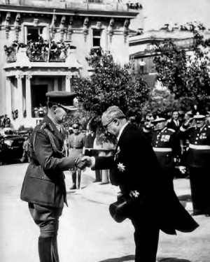&Alpha;&theta;ή&nu;&alpha;, 13 &Alpha;&pi;&rho;&iota;&lambda;ί&omicron;&upsilon; 1936. &Omicron; &beta;&alpha;&sigma;&iota;&lambda;&iota;ά&sigmaf; &Gamma;&epsilon;ώ&rho;&gamma;&iota;&omicron;&sigmaf; &Beta;΄ &omicron;&rho;ί&zeta;&epsilon;&iota; &tau;&omicron;&nu; &Iota;&omega;ά&nu;&nu;&eta; &Mu;&epsilon;&tau;&alpha;&xi;ά &pi;&rho;&omega;&theta;&upsilon;&pi;&omicron;&upsilon;&rho;&gamma;ό &tau;&eta;&sigmaf; &Epsilon;&lambda;&lambda;ά&delta;&omicron;&sigmaf;. &Sigma;&tau;&eta; &sigma;&upsilon;&nu;έ&chi;&epsilon;&iota;&alpha;, &epsilon;&kappa;&epsilon;ί&nu;&omicron;&sigmaf;, &epsilon;&kappa;&micro;&epsilon;&tau;&alpha;&lambda;&lambda;&epsilon;&upsilon;ό&micro;&epsilon;&nu;&omicron;&sigmaf; &tau;&iota;&sigmaf; &pi;&epsilon;&rho;&iota;&sigma;&tau;ά&sigma;&epsilon;&iota;&sigmaf; &kappa;&alpha;&iota; &tau;&eta;&nu; &alpha;&nu;&omicron;&chi;ή &tau;&omicron;&upsilon; &pi;&alpha;&lambda;&alpha;&tau;&iota;&omicron;ύ, &lambda;ί&gamma;&omicron;&upsilon;&sigmaf; &mu;ή&nu;&epsilon;&sigmaf; &mu;&epsilon;&tau;ά, &sigma;&tau;&omicron; ό&nu;&omicron;&mu;&alpha; &tau;&eta;&sigmaf; &pi;ά&tau;&alpha;&xi;&eta;&sigmaf; &tau;&omicron;&upsilon; &kappa;&omicron;&mu;&mu;&omicron;&upsilon;&nu;&iota;&sigma;&mu;&omicron;ύ, &epsilon;&pi;έ&beta;&alpha;&lambda;&epsilon; &tau;&eta; &delta;&iota;&kappa;&tau;&alpha;&tau;&omicron;&rho;ί&alpha; &tau;&eta;&sigmaf; 4&eta;&sigmaf; &Alpha;&upsilon;&gamma;&omicron;ύ&sigma;&tau;&omicron;&upsilon;.  &nbsp;  